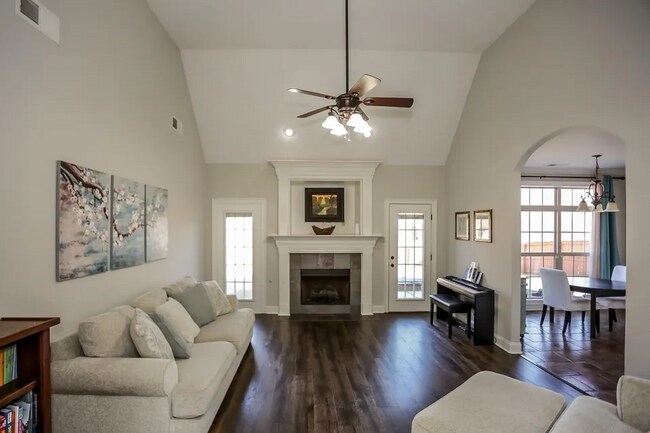 Building Photo - Stunning Atoka Home Offering Space, Style, and Convenience!
