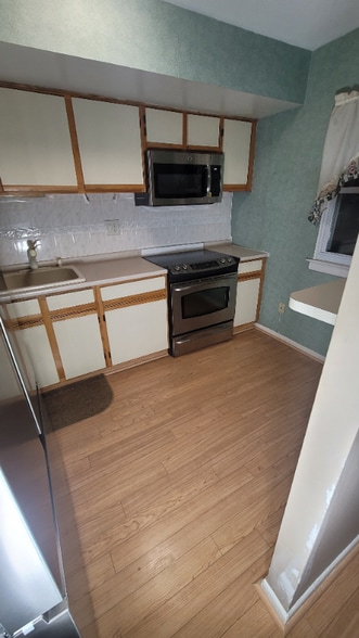 Building Photo - 7 Belfast Dr