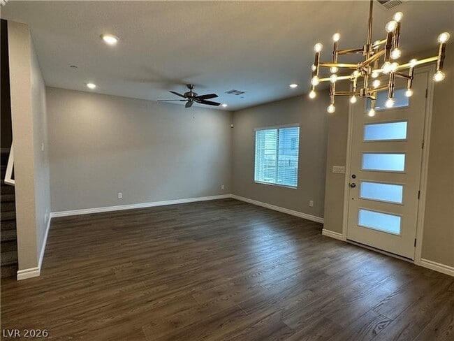Building Photo - 600 N Carriage Hill Dr