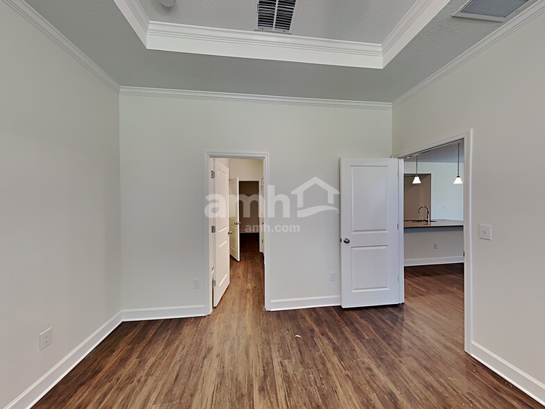 Building Photo - 33841 Night Lily Dr