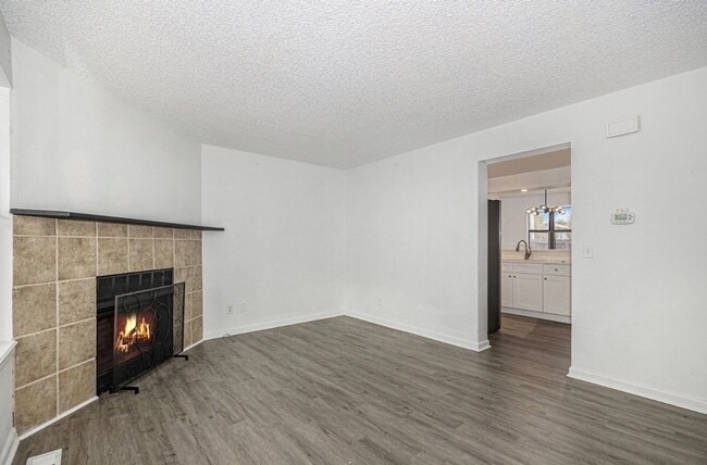 Building Photo - 8156 Washington St