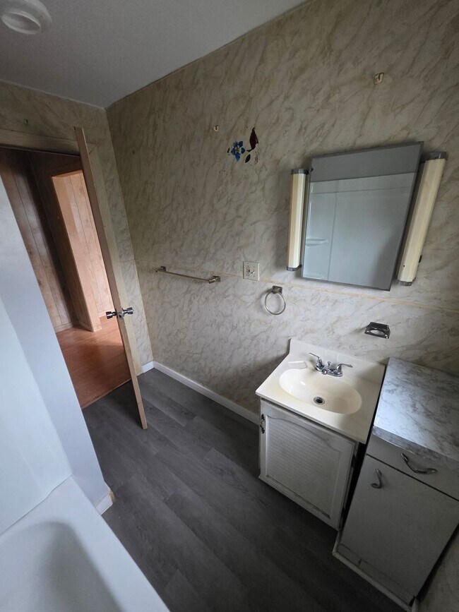 Building Photo - 3 Bedroom Apartment - Saugerties