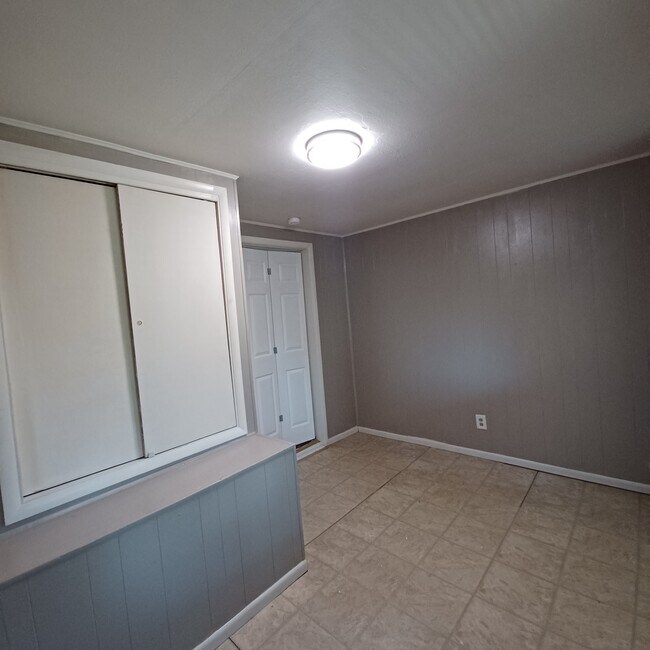 Bedroom No. 2 - 4096 Concordia Ave