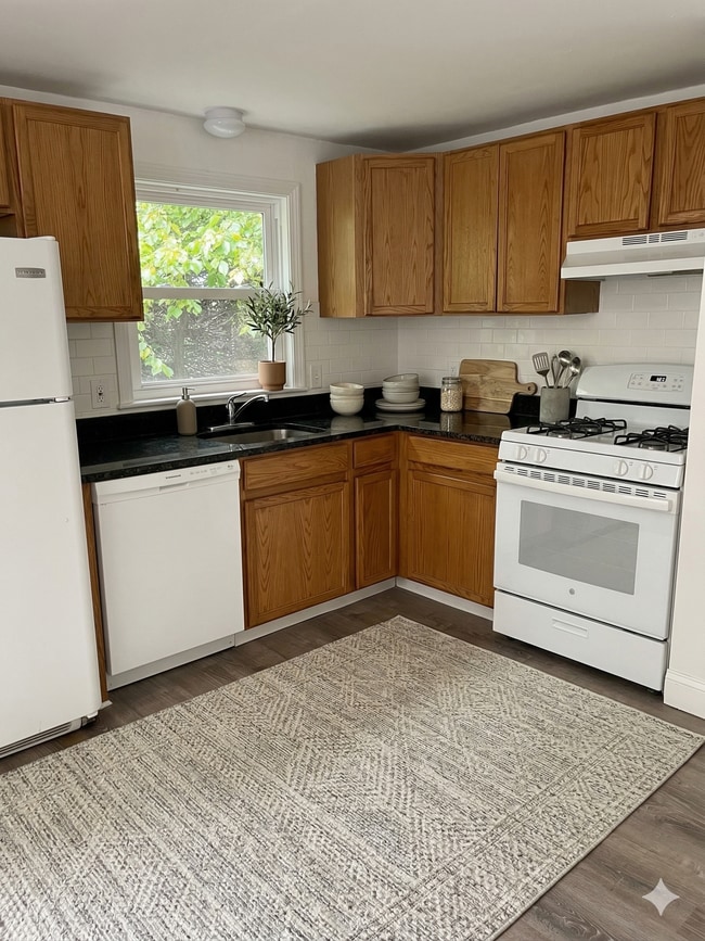 Building Photo - Upton St Apartments LLC