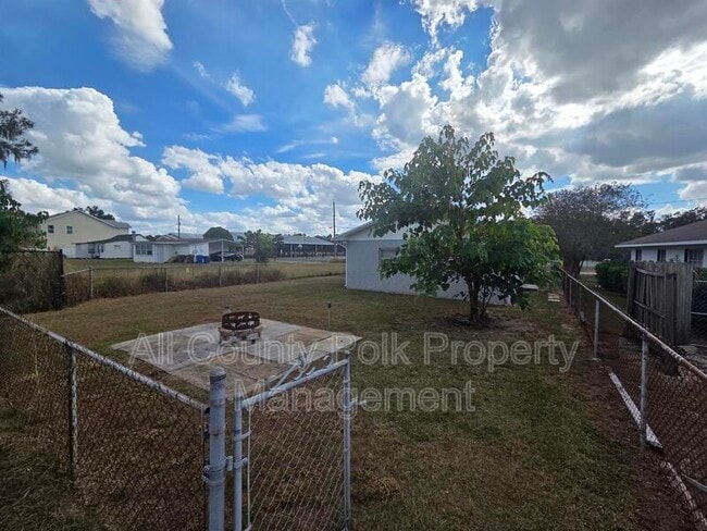 Building Photo - 602 SE 5th St