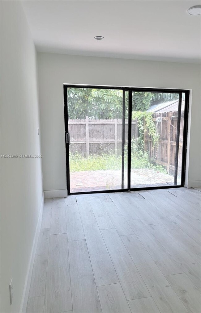 Building Photo - 3809 SW 82nd Ave