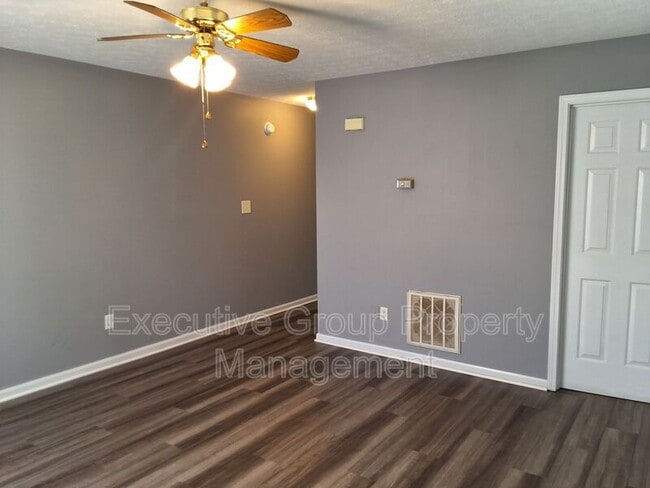 Building Photo - 1113 Crowne Pointe Dr