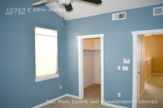 Building Photo - Stapleton Carriage Home for Rent!