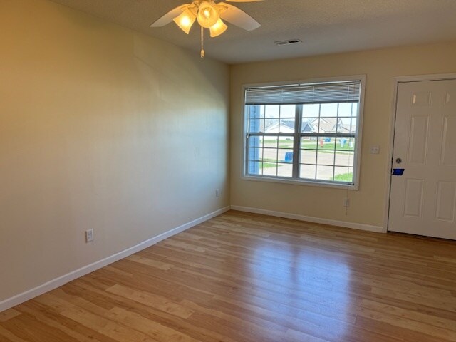 Building Photo - 520 Prairie Meadow Dr