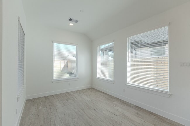 Building Photo - 9721 Roaring River Fls Ln