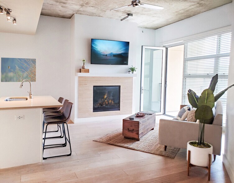 Building Photo - 3401 Arapahoe Ave