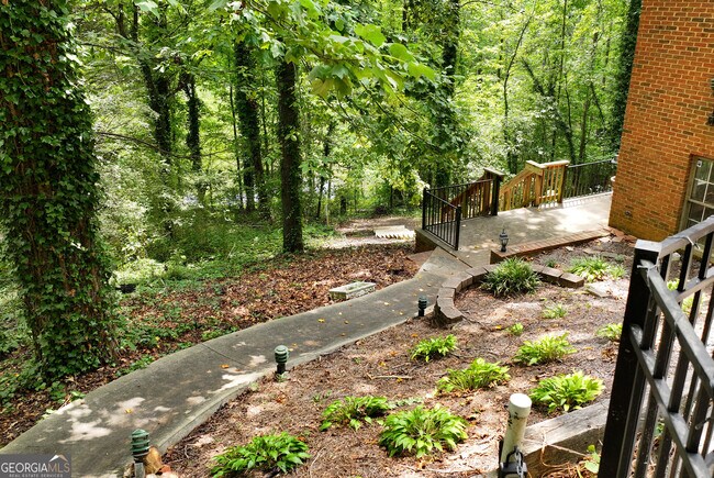 Building Photo - 3978 Pineshore Cir