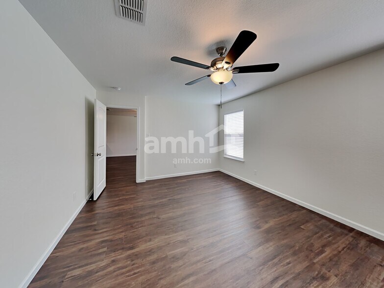 Building Photo - 2417 York Bend