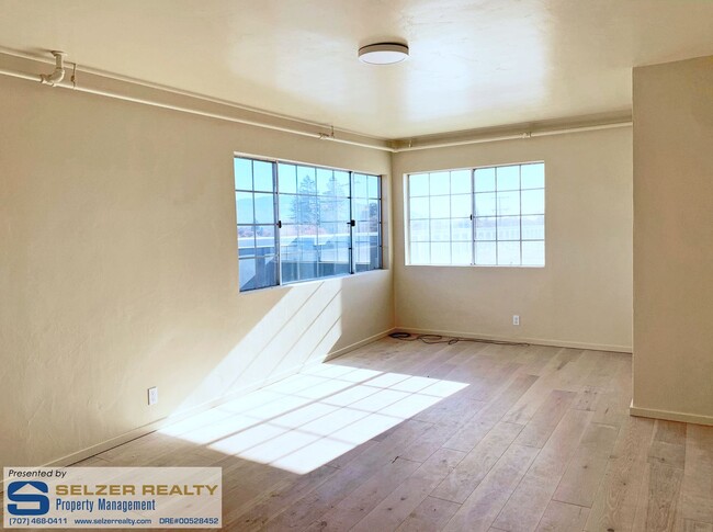 Building Photo - One-of-a-kind 3 bd. rooftop penthouse; inc...