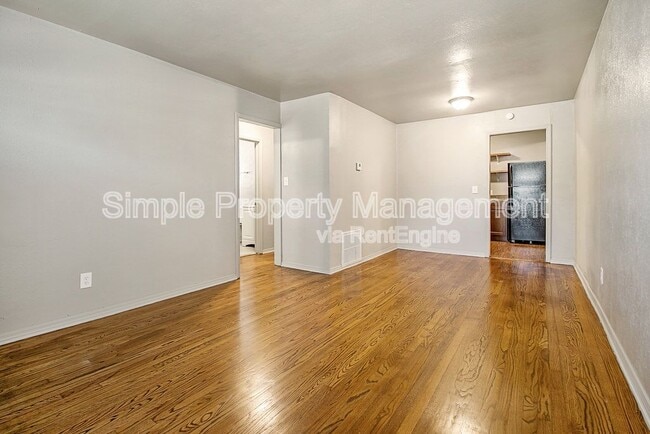 Building Photo - 4712 SE 23rd St