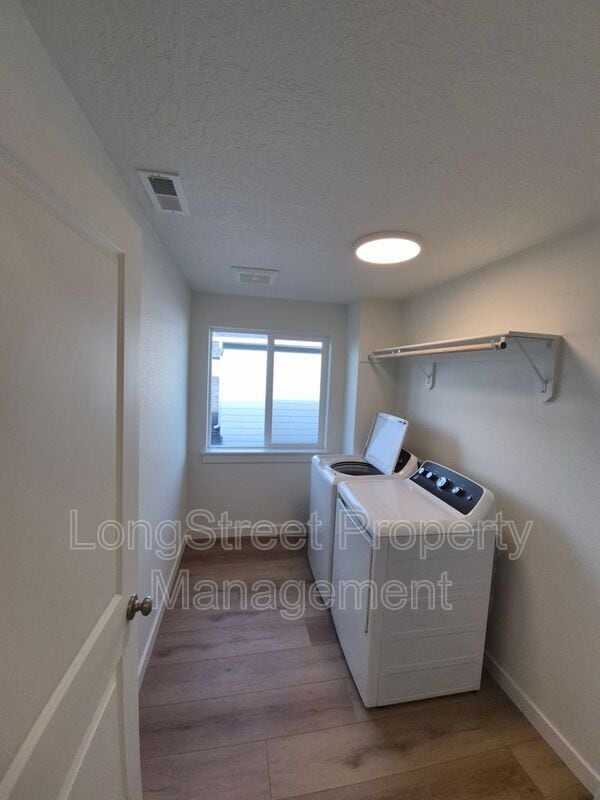 Building Photo - 4694 Finch St