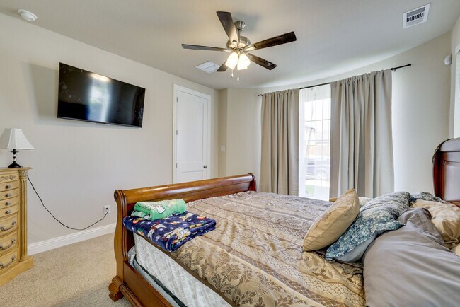 Building Photo - 12718 Mdw Gln Trl