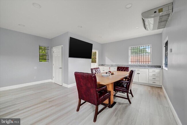 Building Photo - 2400 Annapolis Rd