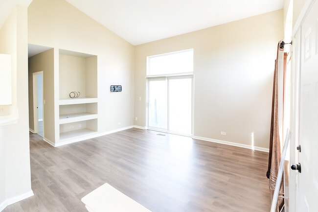 Building Photo - 1037 Park Hill Cir