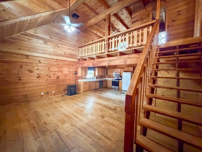 Building Photo - 111 Rocky Creek Dr