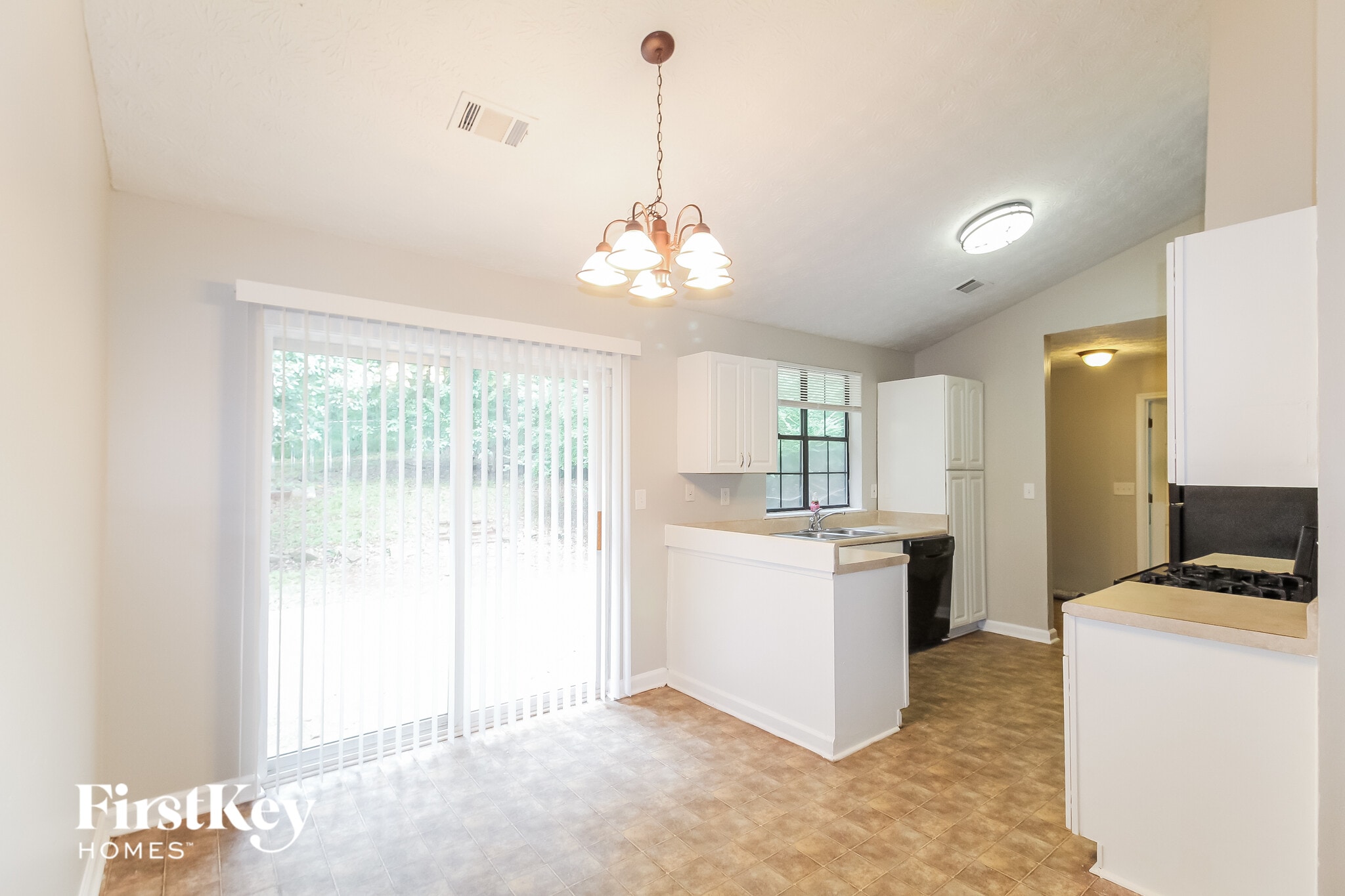 Building Photo - 3972 McGill Dr