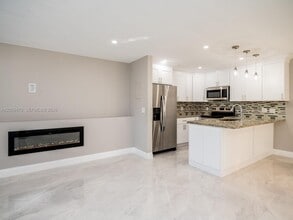 Building Photo - 718 Brittany Park