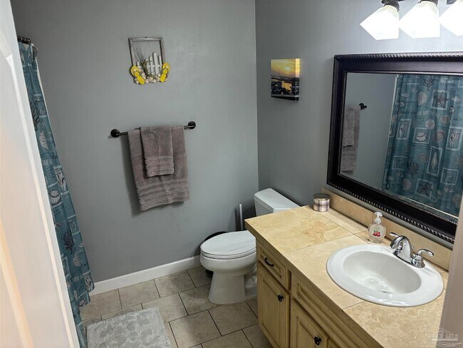 Building Photo - 2644 Venetian Way