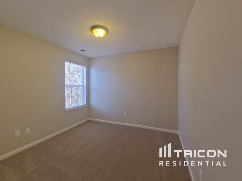 Building Photo - 9227 Darbyshire Pl