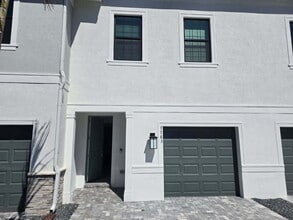 Building Photo - 2880 SE Federal Hwy