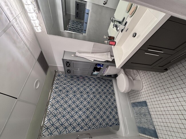 Building Photo - 336 N Birch Rd