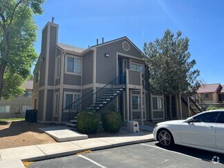 Building Photo - Perfect 2 Bedroom/1 Bathroom
