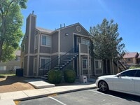 Building Photo - Perfect 2 Bedroom/1 Bathroom