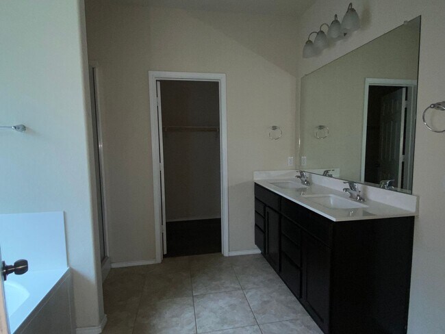 Building Photo - 3 BEDROOM WITH COMMUNITY POOL, BELTON ISD