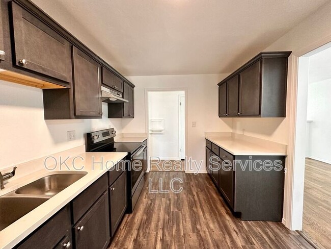 Building Photo - 2537 NW 35th St