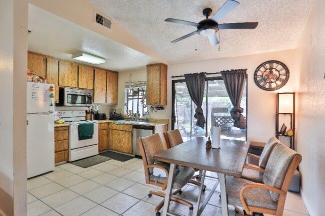 Building Photo - 8620 Coolwoods Way