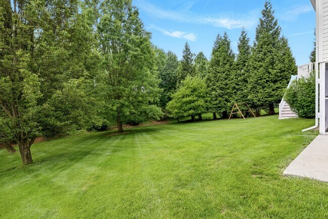 Building Photo - 2513 Holly Springs Ct