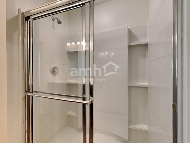 Building Photo - 206 Orion Way