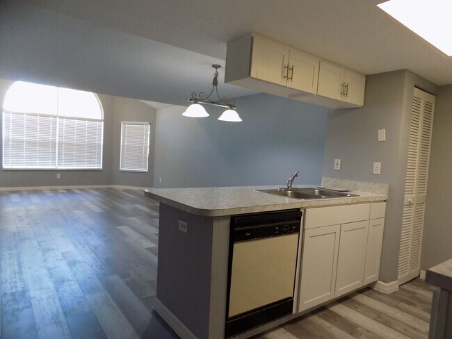 Building Photo - 2735 N Poinciana Blvd