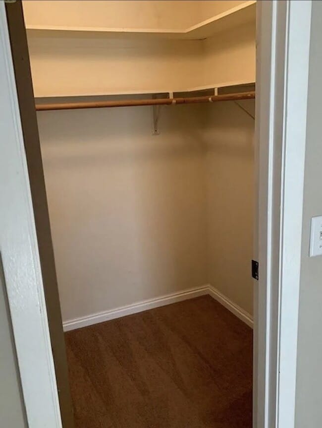 Building Photo - 600 N 2450 E