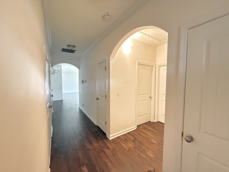 Hallway - 1625 Cove Dr