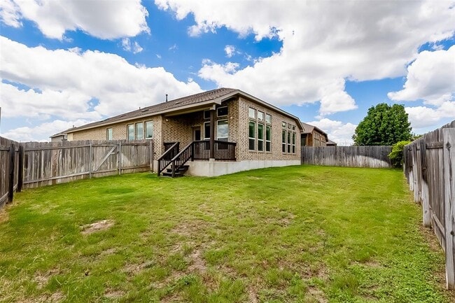 Building Photo - 505 Palmilla St