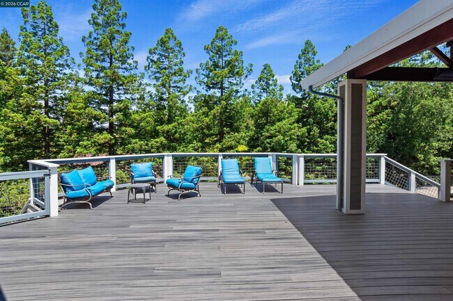 Building Photo - 2324 Saddleback Dr