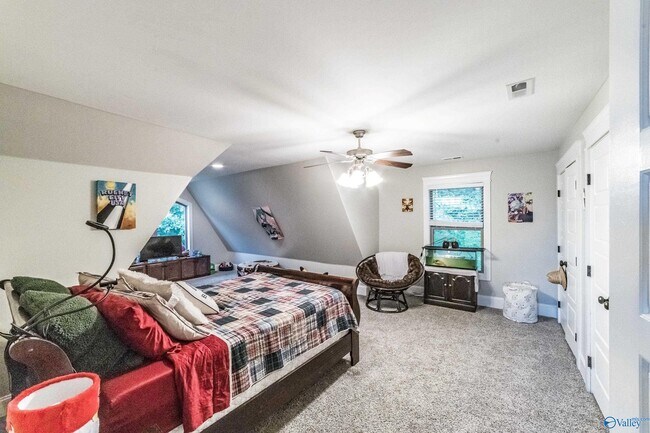 Building Photo - 1716 NE Wellman Ave