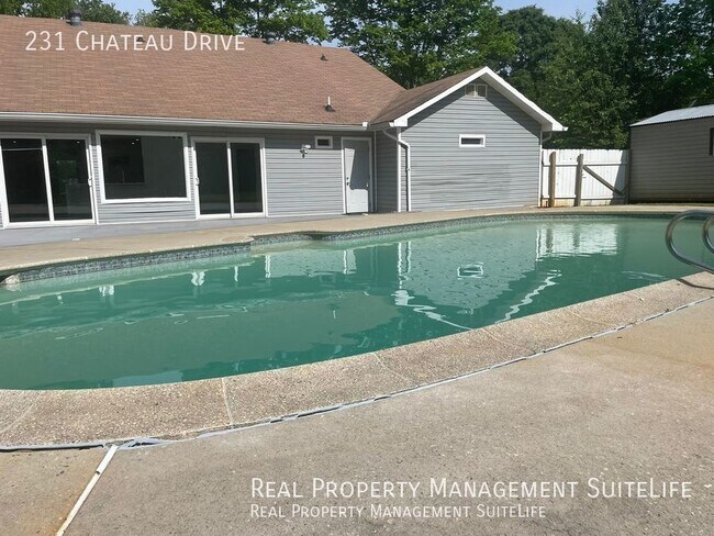 Building Photo - 231 Chateau Dr