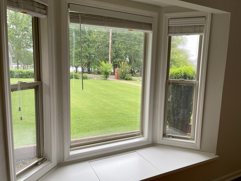 3rd Bedroom w/ Lake Views - 164 Tyler Cv