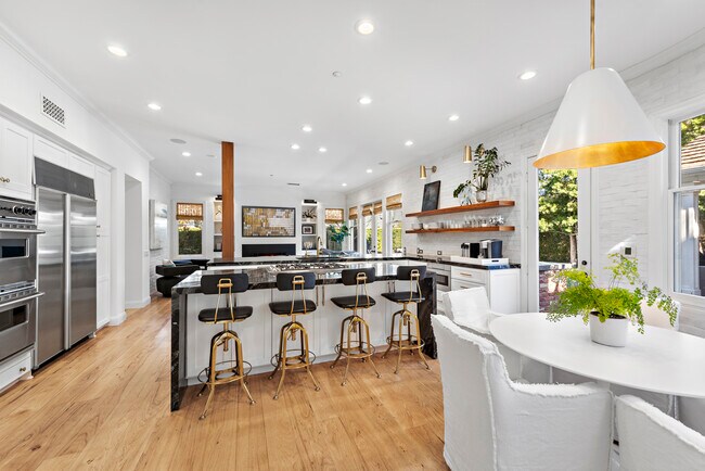 Building Photo - 20 Cape Danbury