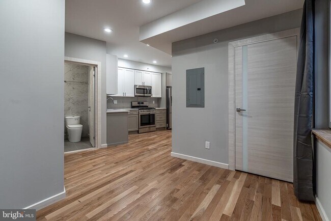 Building Photo - 2045 N College Ave