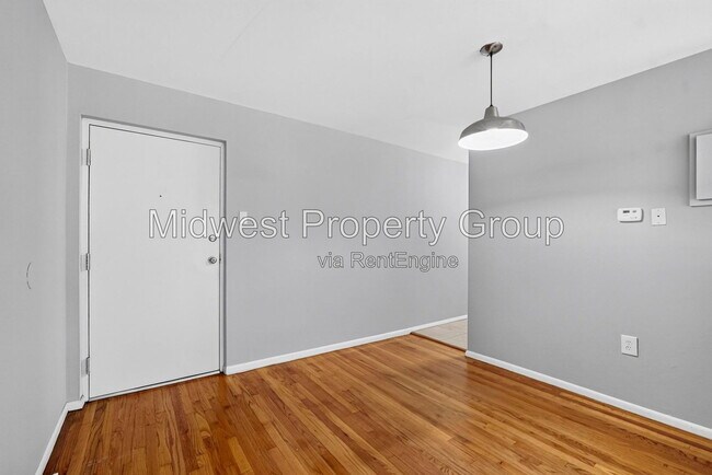 Building Photo - 2501 S Big Bend Blvd