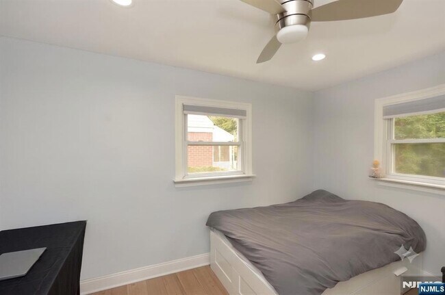 Building Photo - 40-05 Brookside Ave