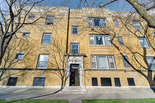 Building Photo - Amazing Woodlawn 3 Bedroom Apartment With ...